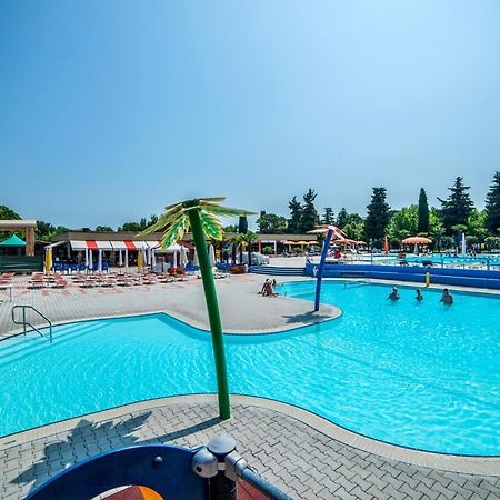 Baia Holiday Gasparina Castelnuovo del Garda Bagian luar foto