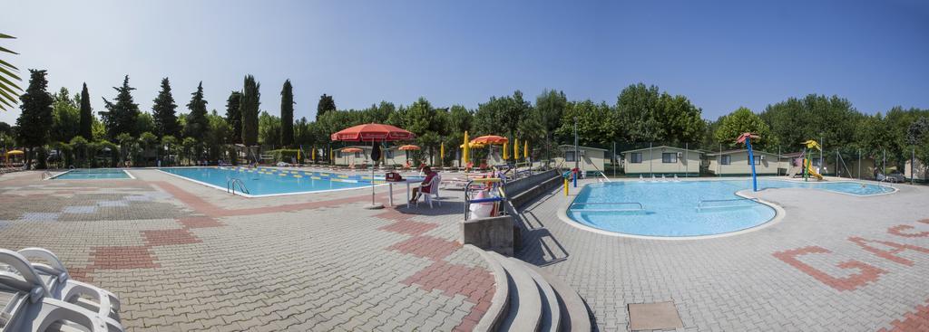 Baia Holiday Gasparina Castelnuovo del Garda Bagian luar foto