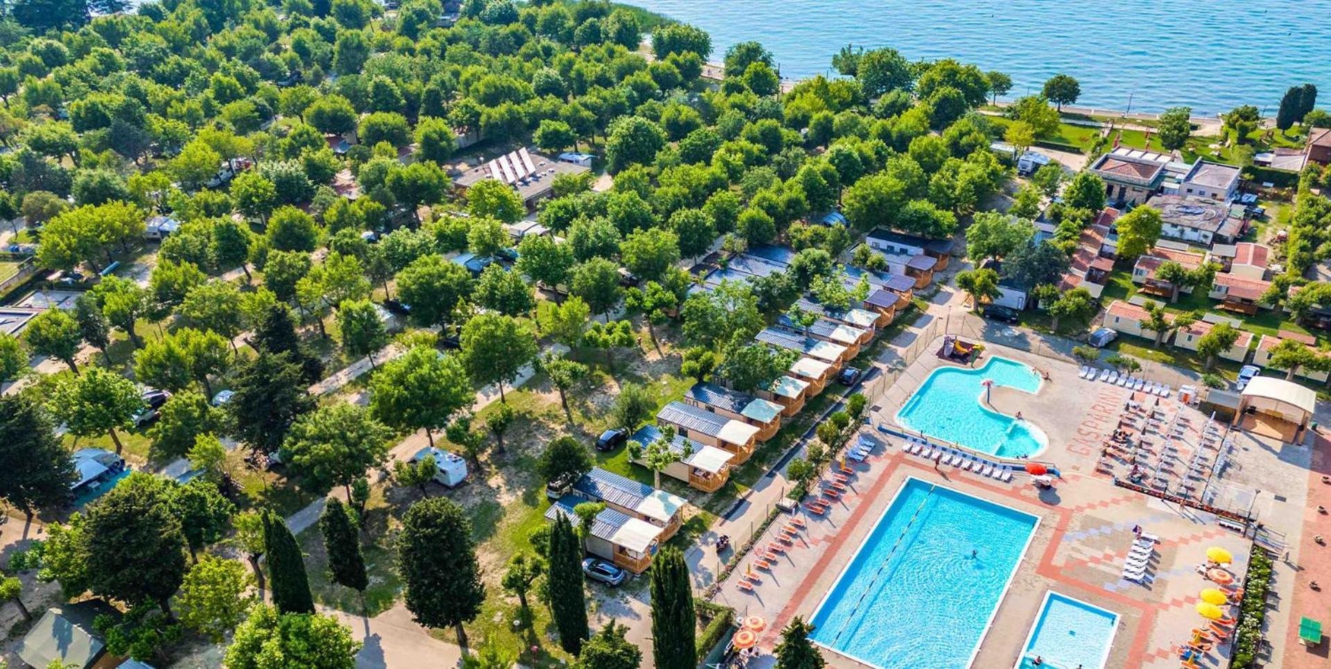 Baia Holiday Gasparina Castelnuovo del Garda Bagian luar foto