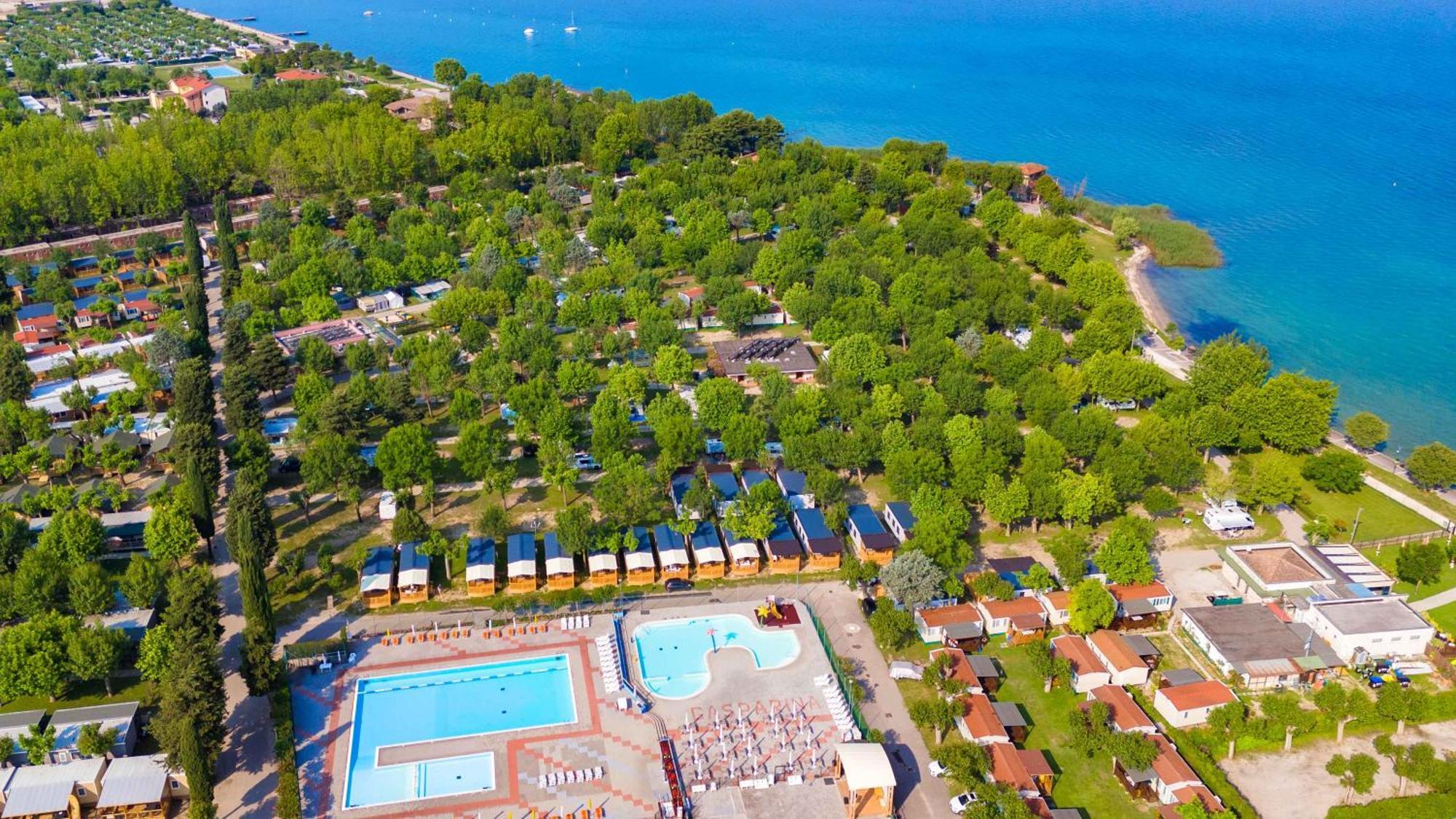 Baia Holiday Gasparina Castelnuovo del Garda Bagian luar foto